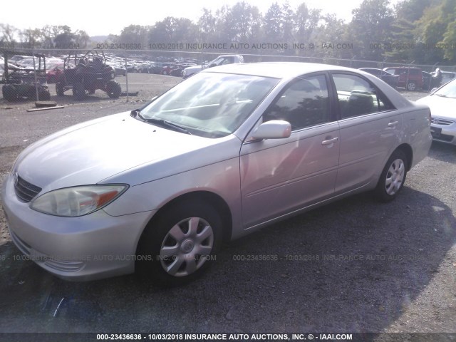 4T1BE32K54U286741 - 2004 TOYOTA CAMRY LE/XLE/SE Күміс фото 2