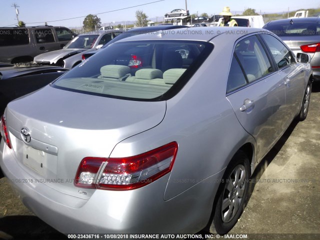 4T1BF3EK1BU185590 - 2011 TOYOTA CAMRY SE/LE/XLE 银色 照片 4
