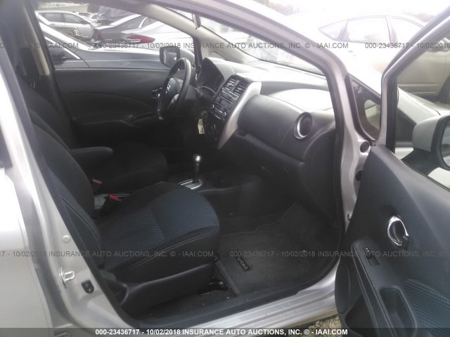 3N1CE2CP9FL440297 - 2015 NISSAN VERSA NOTE S/S PLUS/SV/SL/SR SILVER photo 5