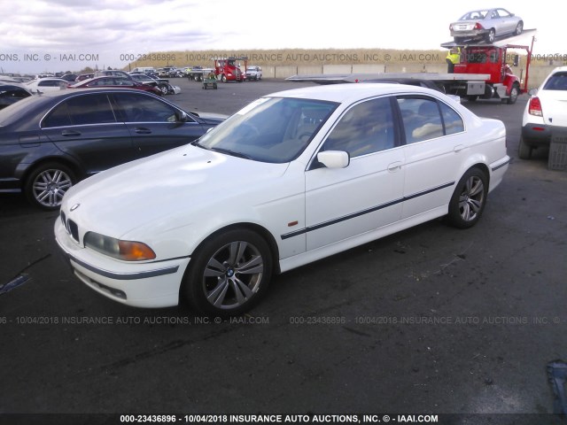 WBADM6339XBY30745 - 1999 BMW 528 I AUTOMATIC WHITE photo 2