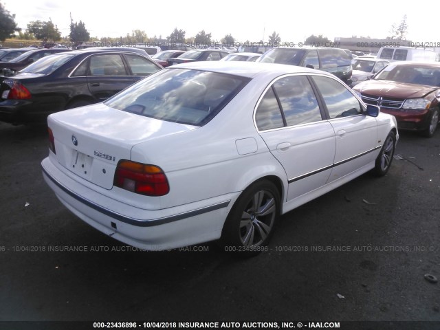 WBADM6339XBY30745 - 1999 BMW 528 I AUTOMATIC WHITE photo 4