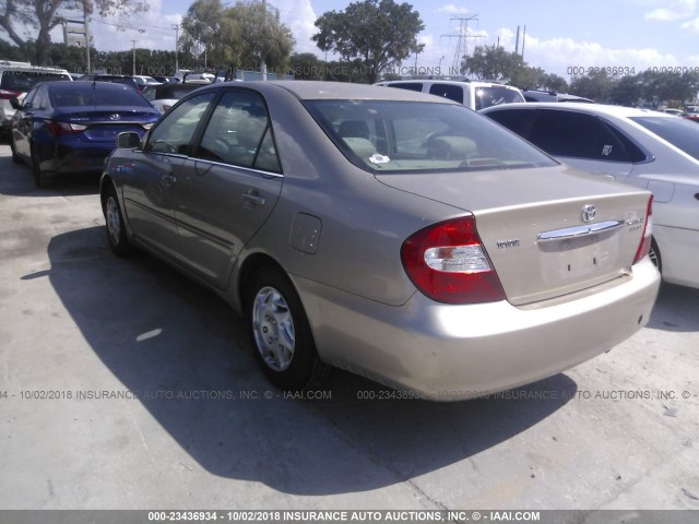 JTDBE32K330238164 - 2003 TOYOTA CAMRY LE/XLE GOLD photo 3