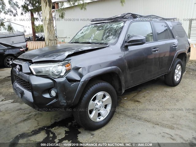 JTEBU5JR0F5218597 - 2015 TOYOTA 4RUNNER SR5/LIMITED/TRAIL/TRD PRO GRAY photo 2