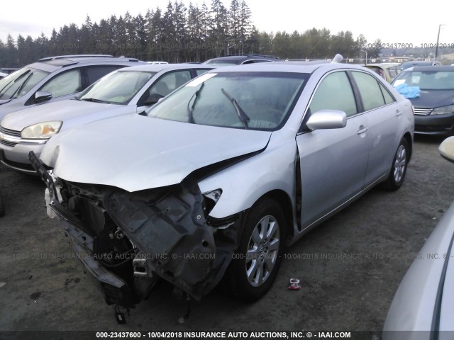 4T1BK46K07U510026 - 2007 TOYOTA CAMRY NEW GENERAT LE/XLE/SE SILVER photo 2