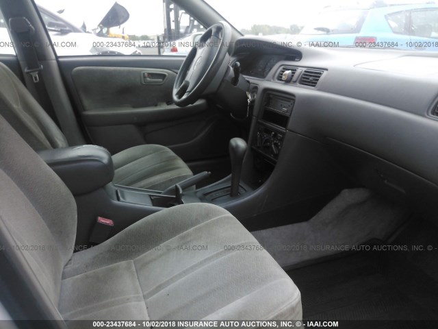 JT2BG22K9V0040902 - 1997 TOYOTA CAMRY LE/XLE 白色 照片 5