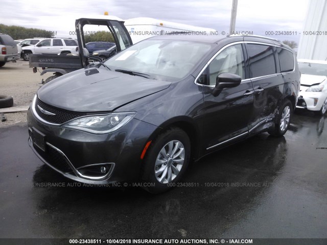 2C4RC1BG3JR102205 - 2018 CHRYSLER PACIFICA TOURING L GRAY photo 2
