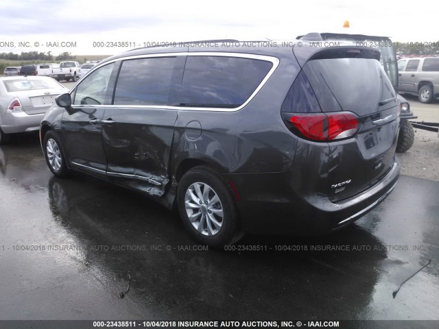 2C4RC1BG3JR102205 - 2018 CHRYSLER PACIFICA TOURING L GRAY photo 3