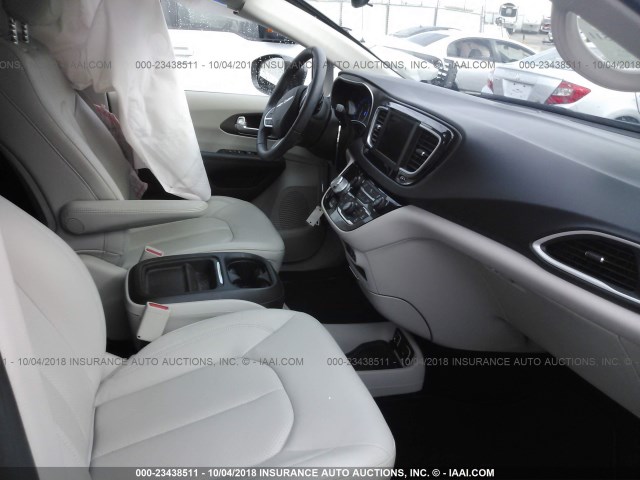 2C4RC1BG3JR102205 - 2018 CHRYSLER PACIFICA TOURING L GRAY photo 5
