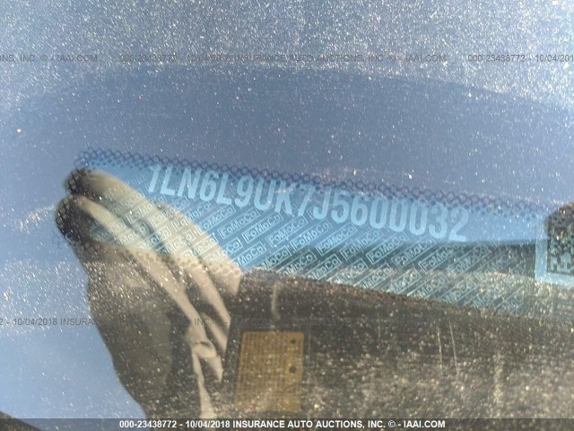 1LN6L9UK7J5600032 - 2018 LINCOLN CONTINENTAL  Kastanienbraun Foto 9