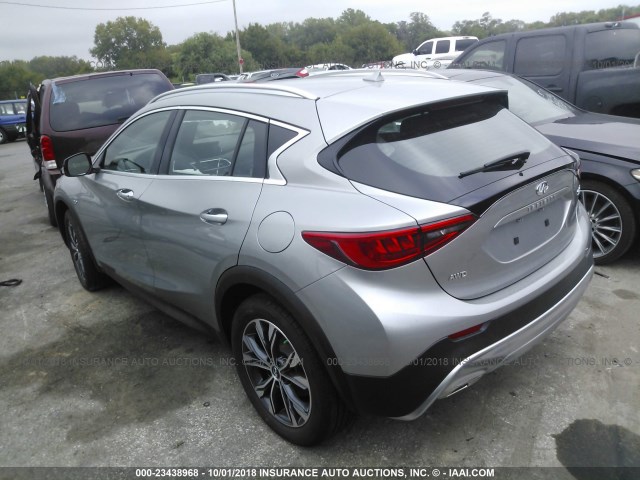 SJKCH5CR8JA048528 - 2018 INFINITI QX30 LUXURY/PREMIUM/SPORT SILVER photo 3