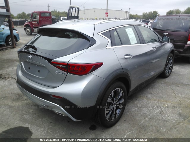 SJKCH5CR8JA048528 - 2018 INFINITI QX30 LUXURY/PREMIUM/SPORT SILVER photo 4