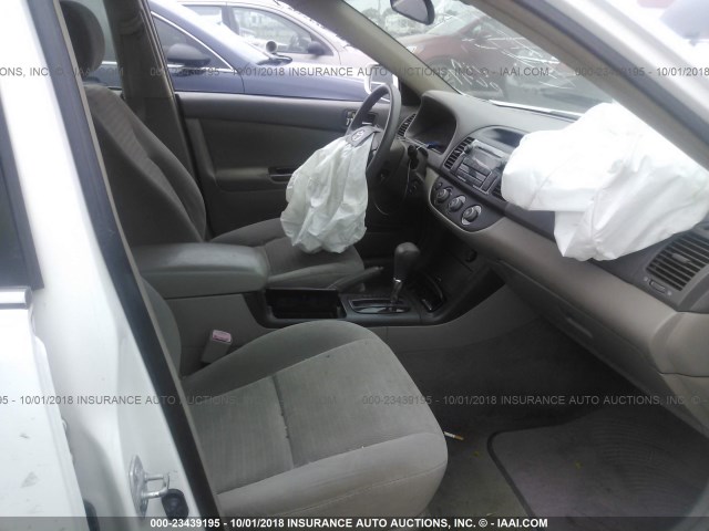 4T1BE32K26U720679 - 2006 TOYOTA CAMRY LE/XLE/SE Ақ фото 5