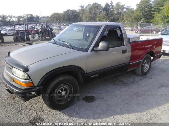 1GCCS1442W8149174 - 1998 CHEVROLET S TRUCK S10 SILVER photo 2