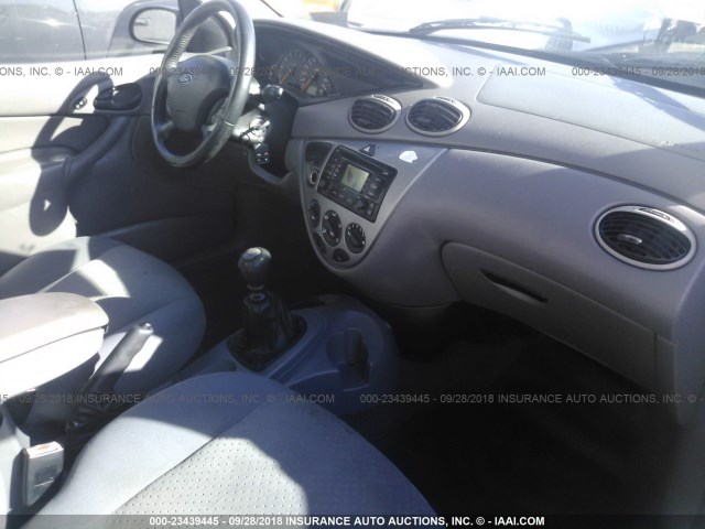 1FAFP38ZX4W116227 - 2004 FORD FOCUS ZTS GRAY photo 5