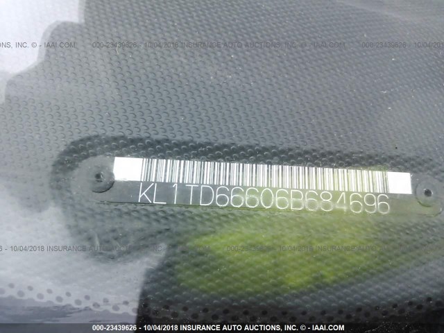 KL1TD66606B684696 - 2006 CHEVROLET AVEO LS SILVER photo 9
