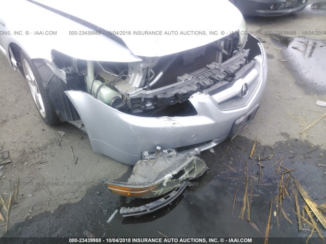 19UUA662X5A061319 - 2005 ACURA TL SILVER photo 6