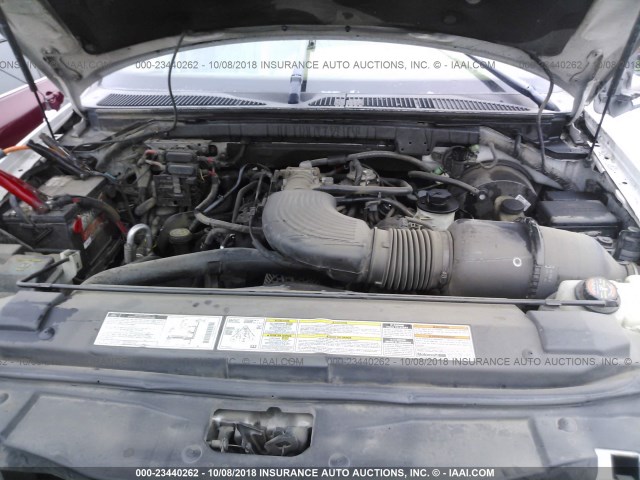 5LMPU28L2WLJ51385 - 1998 LINCOLN NAVIGATOR Biały zdjęcie 10