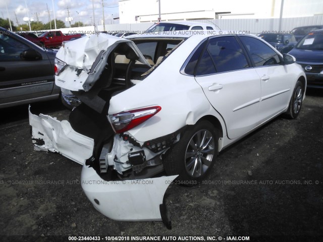 4T1BF1FK4HU692737 - 2017 TOYOTA CAMRY LE/XLE/SE/XSE 白色 照片 4