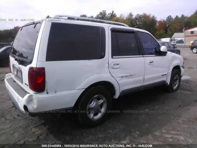 5LMPU28L0XLJ00775 - 1999 LINCOLN NAVIGATOR WHITE photo 4