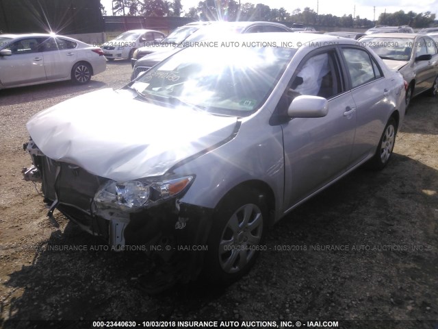 2T1BU4EEXDC942125 - 2013 TOYOTA COROLLA S/LE SILVER photo 2