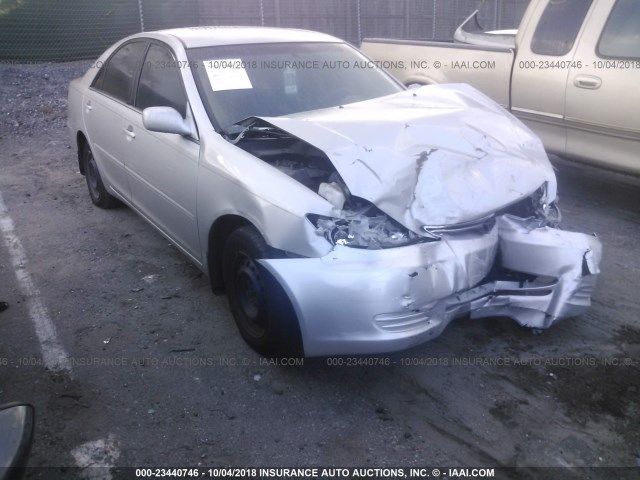 4T1BE32K95U384169 - 2005 TOYOTA CAMRY LE/XLE/SE 银色 照片 1