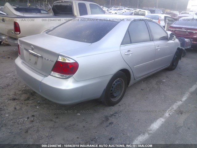 4T1BE32K95U384169 - 2005 TOYOTA CAMRY LE/XLE/SE 银色 照片 4