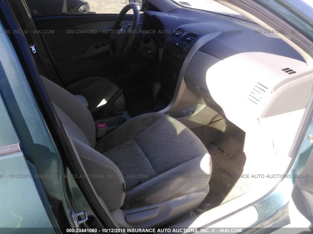 JTDBL40E99J026042 - 2009 TOYOTA COROLLA LE/XLE GREEN photo 5