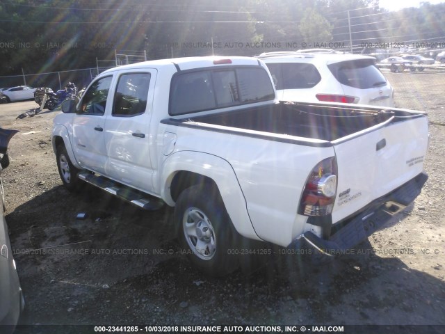 5TFJU4GN9BX009775 - 2011 TOYOTA TACOMA DOUBLE CAB PRERUNNER WHITE photo 3