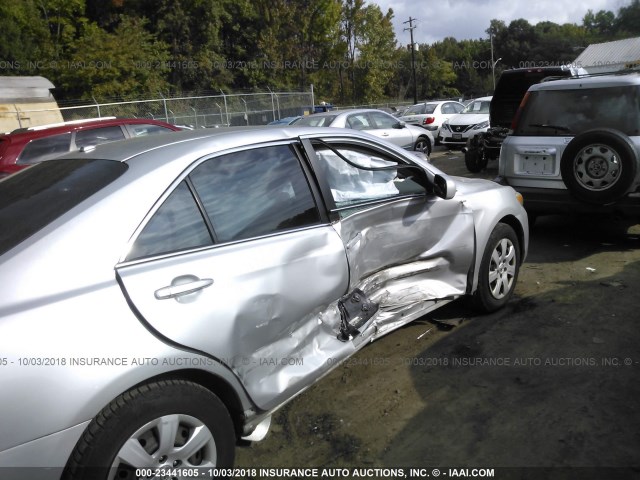 4T1BF3EK1AU004938 - 2010 TOYOTA CAMRY SE/LE/XLE SILVER photo 6