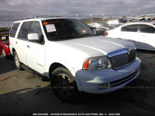 5LMFU28546LJ21804 - 2006 LINCOLN NAVIGATOR Biały zdjęcie 1