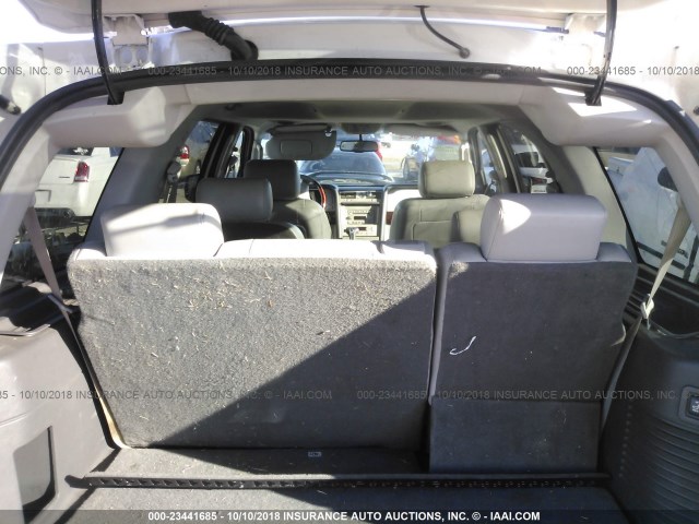 5LMFU28546LJ21804 - 2006 LINCOLN NAVIGATOR Biały zdjęcie 8