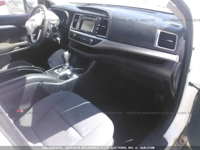 5TDZARFH9FS015687 - 2015 TOYOTA HIGHLANDER LE WHITE photo 5