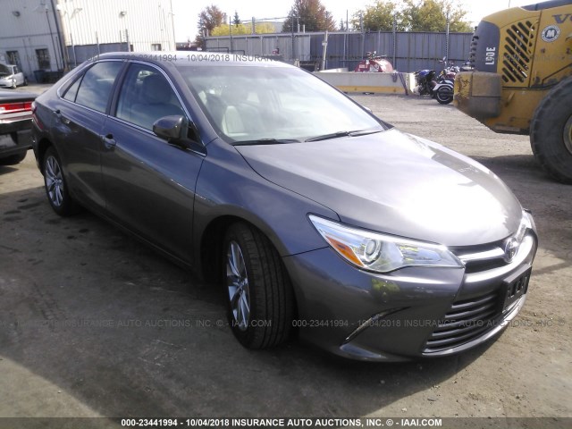 4T4BF1FK6FR507980 - 2015 TOYOTA CAMRY LE/XLE/SE/XSE 灰色 照片 1