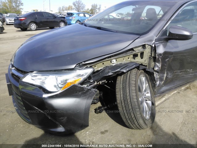 4T4BF1FK6FR507980 - 2015 TOYOTA CAMRY LE/XLE/SE/XSE GRAY photo 6