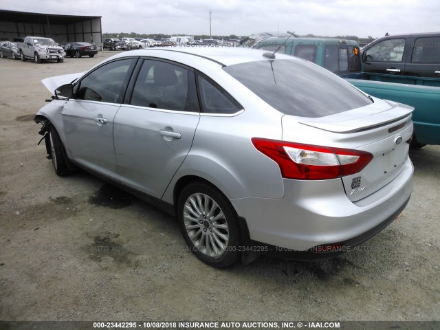 1FAHP3J24CL167356 - 2012 FORD FOCUS TITANIUM SILVER photo 3