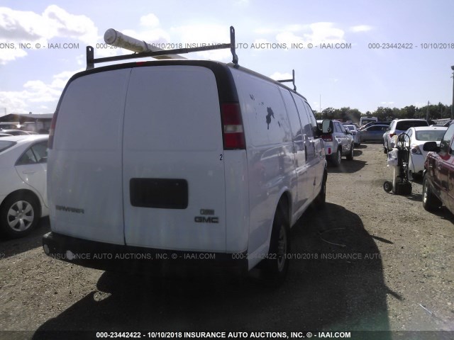 1GTGG25V971114884 - 2007 GMC SAVANA G2500 WHITE photo 4