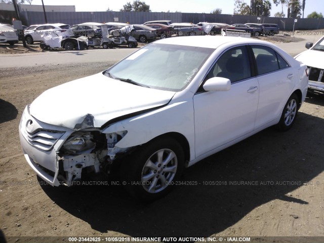 4T1BF3EK1BU774915 - 2011 TOYOTA CAMRY SE/LE/XLE 白色 照片 2