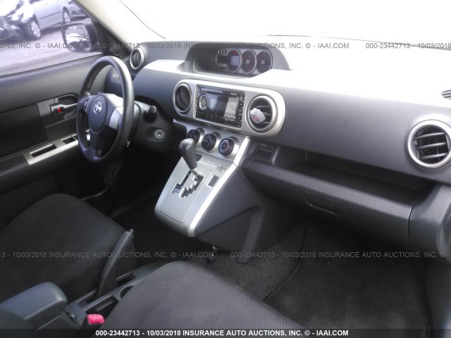 JTLKE50E681058790 - 2008 TOYOTA SCION XB Blanco foto 5