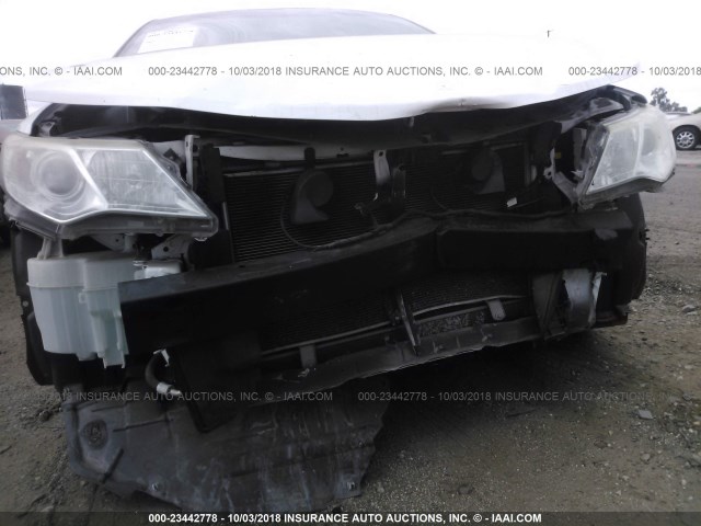 4T1BF1FKXCU163818 - 2012 TOYOTA CAMRY SE/LE/XLE WHITE photo 6