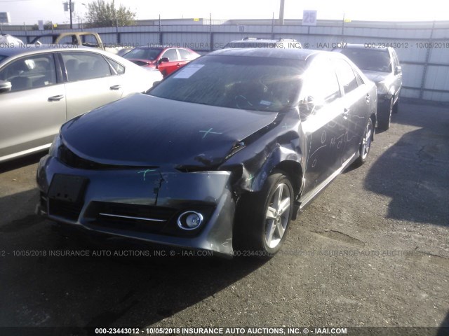 4T1BF1FK9DU278301 - 2013 TOYOTA CAMRY L/SE/LE/XLE Boz foto 2