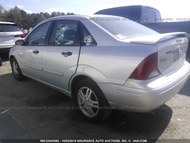 1FAFP34314W198768 - 2004 FORD FOCUS SE COMFORT/SE SPORT SILVER photo 3