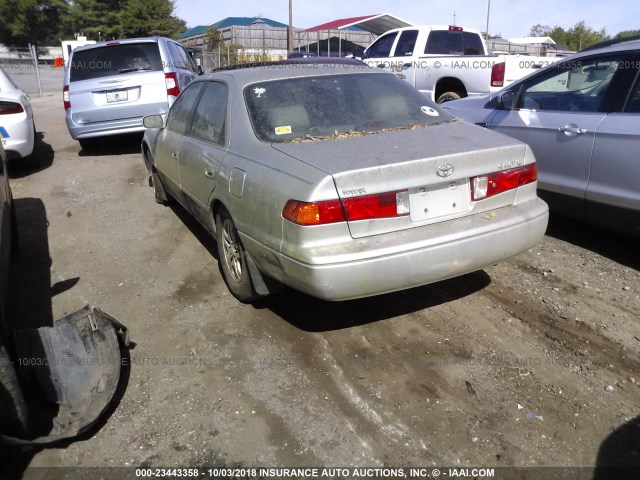 4T1BG28K1YU657878 - 2000 TOYOTA CAMRY CE/LE/XLE 银色 照片 3