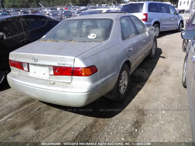 4T1BG28K1YU657878 - 2000 TOYOTA CAMRY CE/LE/XLE 银色 照片 4