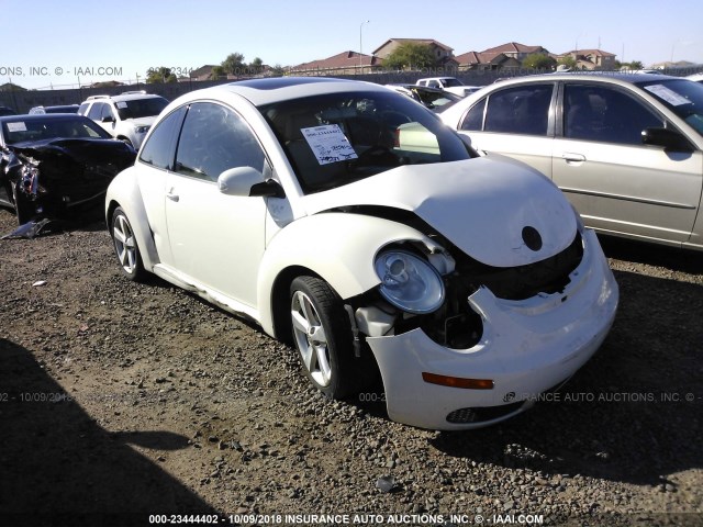 3VWFW31C18M515260 - 2008 VOLKSWAGEN NEW BEETLE TRIPLE WHITE WHITE photo 1