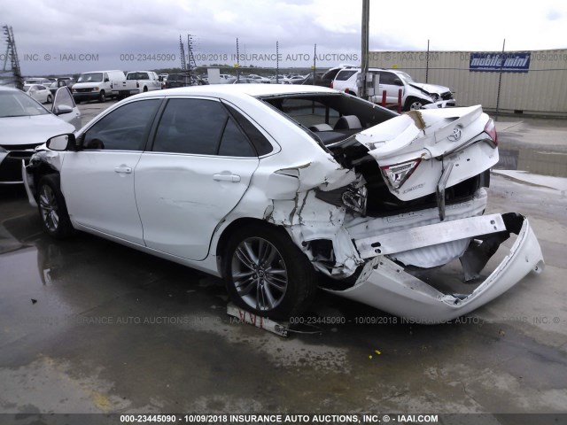 4T1BF1FK9GU121159 - 2016 TOYOTA CAMRY LE/XLE/SE/XSE 白色 照片 3