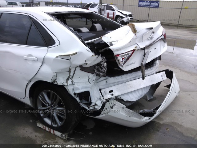 4T1BF1FK9GU121159 - 2016 TOYOTA CAMRY LE/XLE/SE/XSE 白色 照片 6