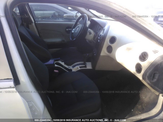 2G2WP552761156728 - 2006 PONTIAC GRAND PRIX WHITE photo 5