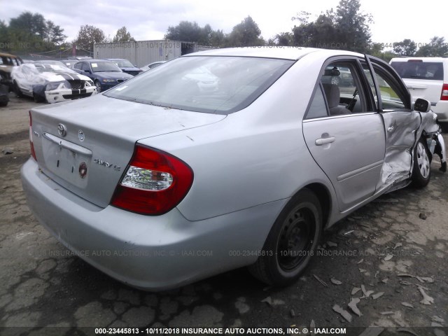 4T1BE32K32U004089 - 2002 TOYOTA CAMRY LE/XLE/SE SILVER photo 4
