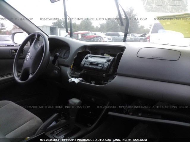 4T1BE32K32U004089 - 2002 TOYOTA CAMRY LE/XLE/SE SILVER photo 5