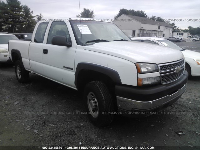 1GCHC29U95E234899 - 2005 CHEVROLET SILVERADO C2500 HEAVY DUTY WHITE photo 1